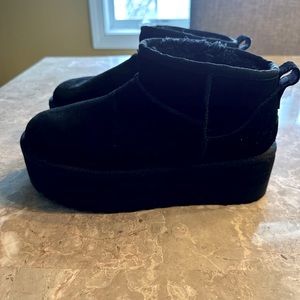 Ugg ultra mini platform boot size 7